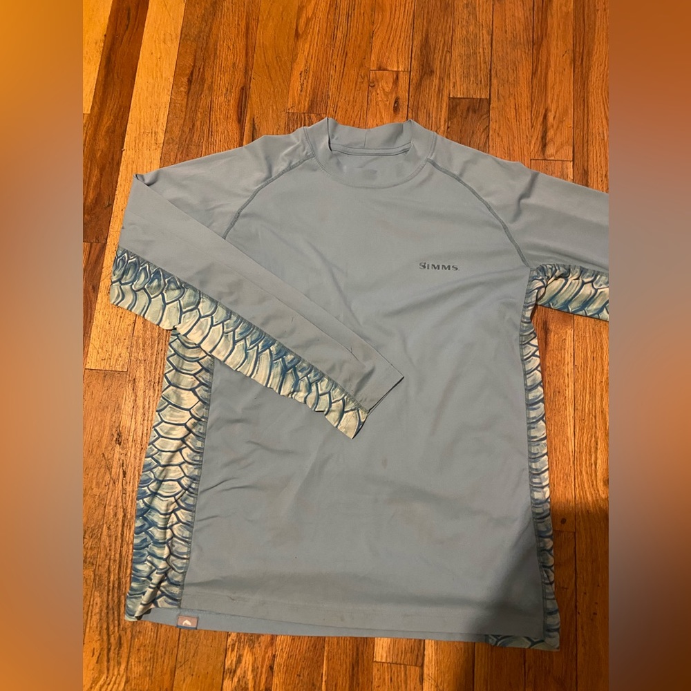 Simms blue/fish scale sun shirt